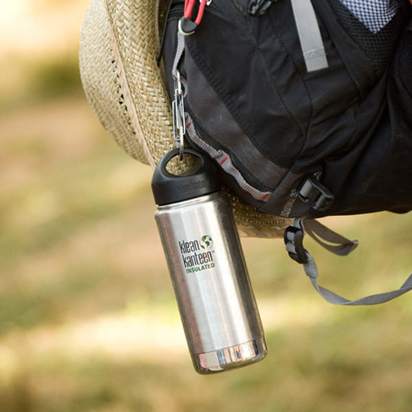steel-s-biner-3-u1 carabiner_steel_bottle_backpack_lifestyle_dd4fef2d-f5d2-4f32-ac05-c706bd6b518e.jpg