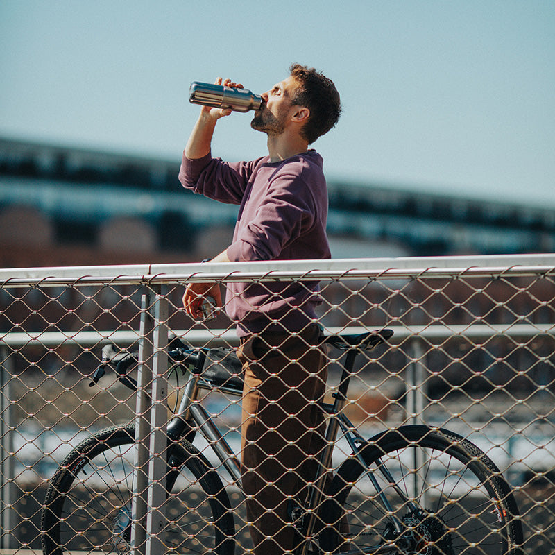 20oz-rise-reflect-with-bamboo-cap-i1 16oz_rise_reflect_man_bike_square.jpg