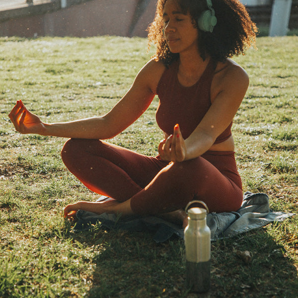 16oz-rise-reflect-with-bamboo-cap-n7 16oz_rise_reflect_yoga_park_headphones_square.jpg