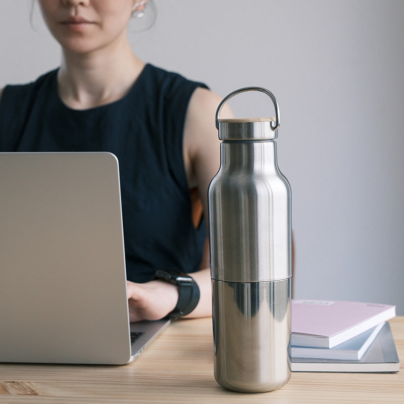 20oz-rise-reflect-with-bamboo-cap-i1 20oz_rise_reflect_desk_laptop_square.jpg