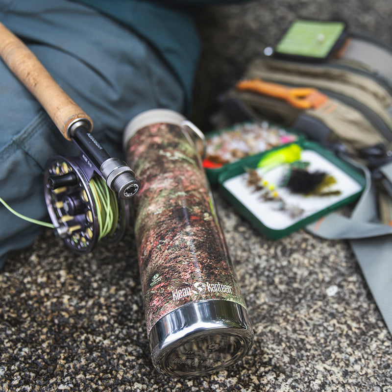 20oz-tkwide-with-cafe-cap-mossy-oak-q7 20oz_tumbler_mossyoak_rainbowtrout_flyfish_top_square.jpg