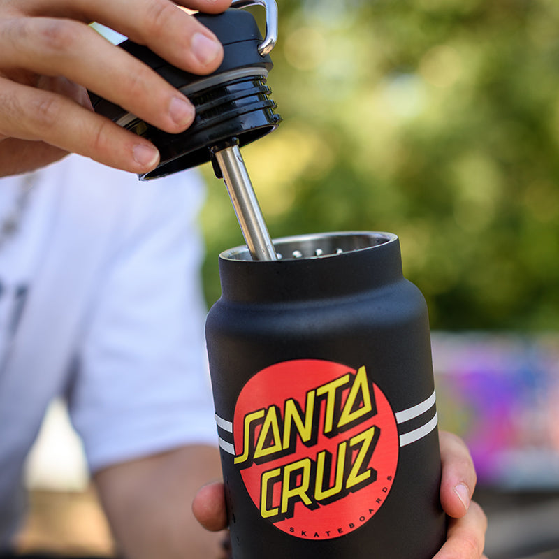 32oz-tkwide-with-twist-cap-santa-cruz-k8 32oz_tkwide_twist_water_bottle_santacruz_dot_lidoff_square.jpg
