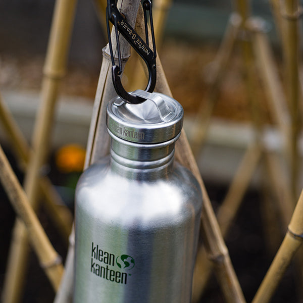 classic-steel-loop-cap-d3 40oz_bottle_steel_loop_cap_lifestyle.jpg