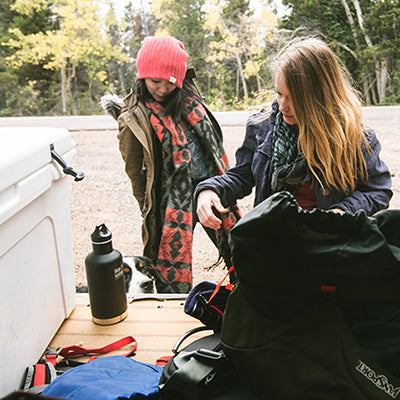 64oz-classic-with-loop-cap-y5 64oz_insulated_classic_backpackers_tailgate_square.jpg