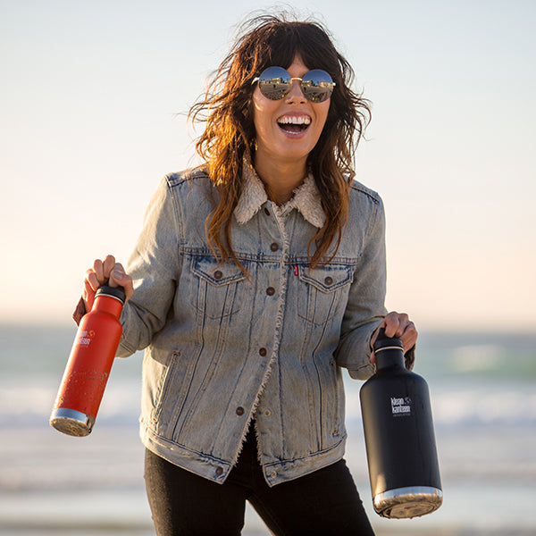 64oz-classic-with-loop-cap-y5 64oz_insulated_classic_black_beach_smile_square.jpg