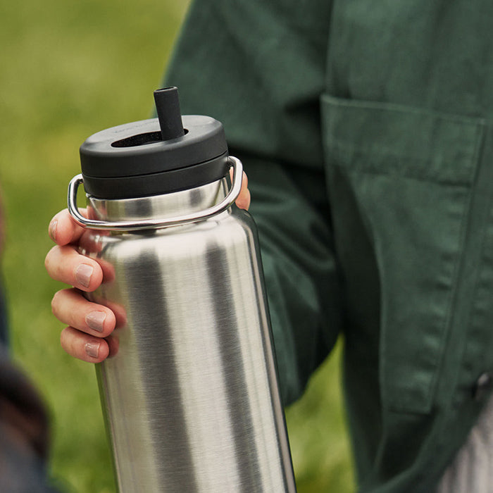 tkwide-twist-cap-with-straw-kit-s2 K32TKWSSL-BS-T-TWIST-32_oz_water_bottle_straw_cap_lifestyle_76e40be3-2488-47fa-afd0-c7d5ba075b15.jpg