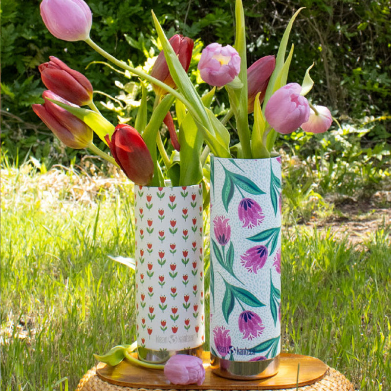 16oz-tkwide-with-cafe-red-tulips-f9 bottles_seasonal_spring_flowers_2_square.jpg