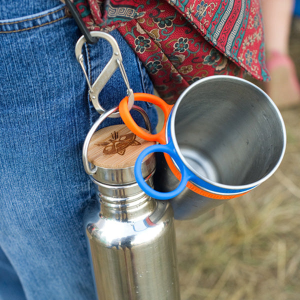 steel-s-biner-3-u1 carabiner_steel_clip_bottle_lifestyle_f9a2dad1-cd06-4894-b3ff-13476b2b5a87.jpg