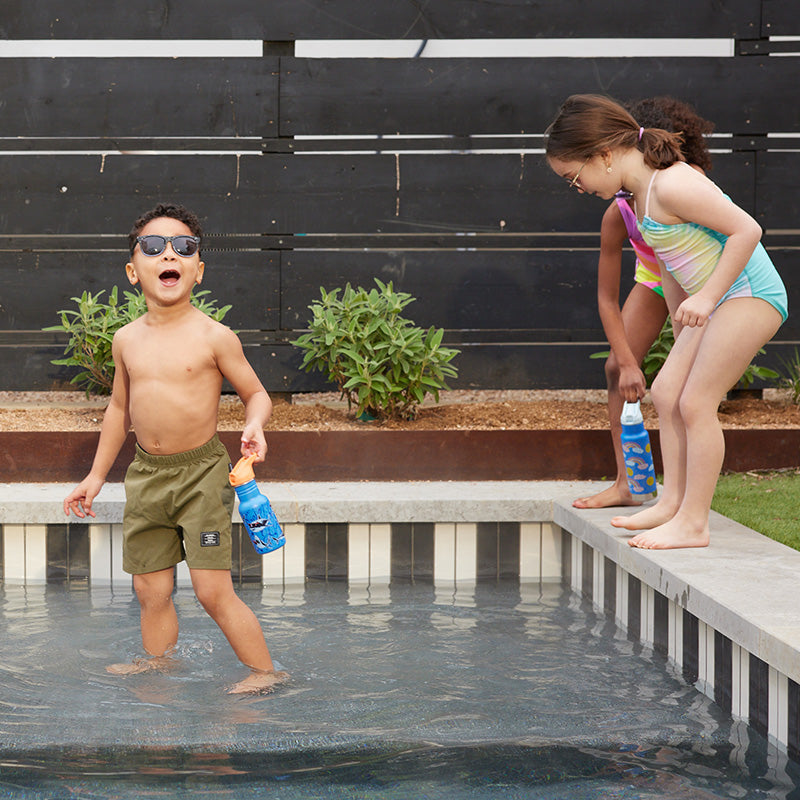 12oz-kid-s-classic-with-flip-seal-sport-cap-z3 kid_sport_flip_seal_12oz_boy_pool_square.jpg