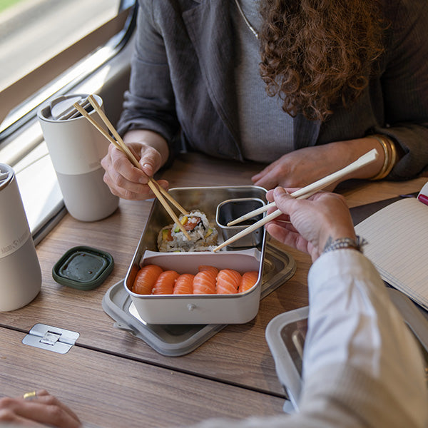 55oz-rise-food-box-big-meal-i0 rise_food_lunch_box_big_meal_tofu_sushi_share_square.jpg