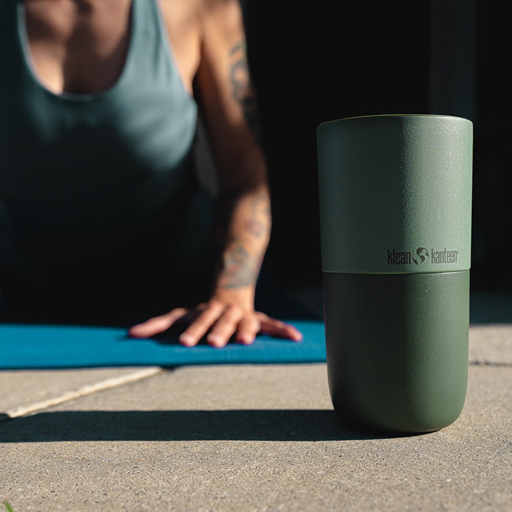 smoothie-set-c3 smoothie_kit_rise_tumbler_seaspray_closeup.jpg