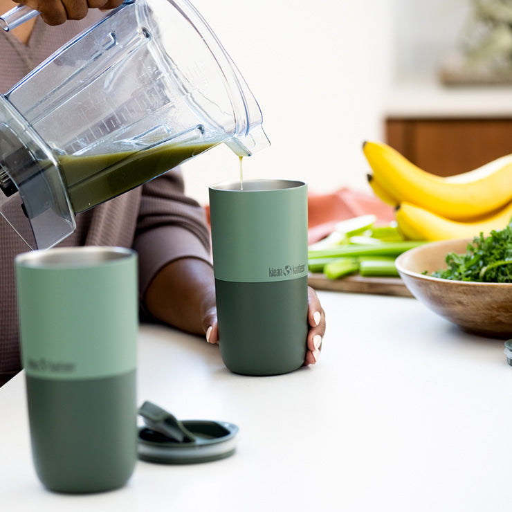 smoothie-set-c3 smoothie_kit_rise_tumbler_smoothie_pour.jpg