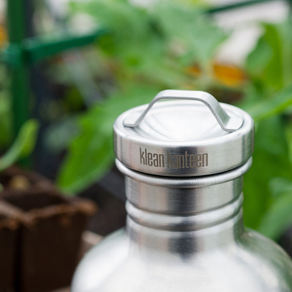 classic-steel-loop-cap-d3 stainless_cap_garden_lifestyle.jpg